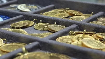 Altın tarihi zirveden geri çekildi