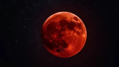 ‘Kanlı Ay’ tutkunları gökyüzüne kilitledi