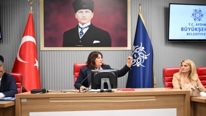 Özlem Çerçioğlu 'Menderes'i andı, CHP'liler iğrenç mesajlarla saldırıya geçti!