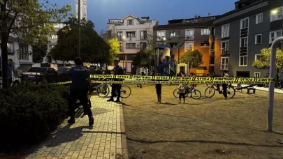 Parkta oynayan çocuğa yorgun mermi isabet etti