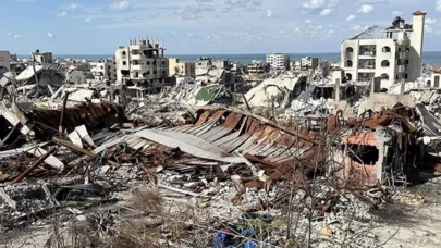 Gazze’de 900 binden fazla Filistinli yerinden edilme çağrılarına rağmen bölgede kaldı