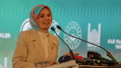 Bakan Göktaş Mardin'de "Aile Yılı" Projelerini Tanıttı: Gençlere ve Ailelere Büyük Destek Mesajı