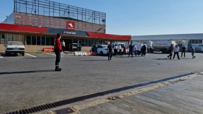 Akaryakıt İstasyonunda omuz atma kavgası