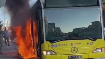 Ümraniye’de seyir halindeki İETT otobüsü alev aldı