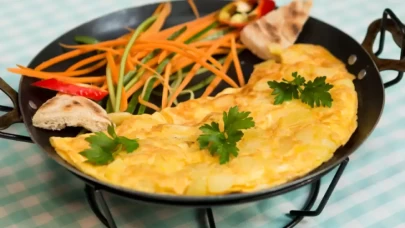 Patatesli Omlet Tarifi: Doyurucu ve Lezzetli