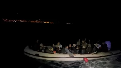 İzmir açıklarında 33 düzensiz göçmen kurtarıldı