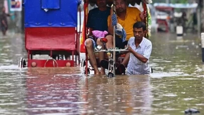 Hindistan’ı sel vurdu: 12 ölü