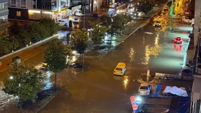 Atakum'da ev ve iş yerlerini su bastı
