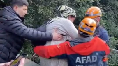 Rize'de heyelan nedeniyle mahsur kalan hastalar AFAD’ın operasyonuyla kurtarıldı