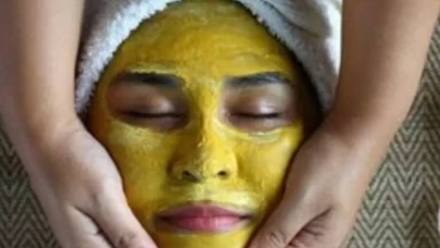 Doğal cilt ışıltısı! Zerdeçal maskesi nasıl yapılır?