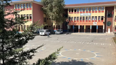 Kantinden ekler yiyen 5 öğrenci zehirlenme şüphesiyle hastaneye kaldırıldı