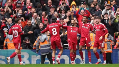 Derbide kazanan Liverpool