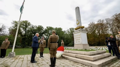 TBMM Başkanı Kurtulmuş, Galiçya Türk Şehitliği'ni ziyaret etti