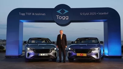 Cumhurbaşkanı Erdoğan'a Togg'un yeni modeli T10F'nin ilk teslimatı yapıldı