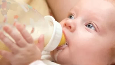 Anne sütünü artırmanın pratik yolları! Beslenme ve sıvı alımına dikkat