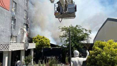 İzmir'de 2 katlı metruk bina yandı: 2 gözaltı