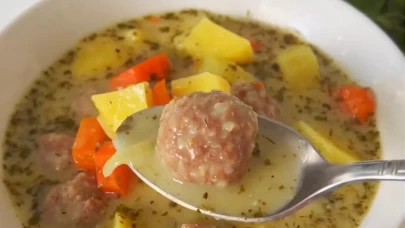 Ekşili Terbiyeli Sulu Köfte Tarifi: Sofraların Doyurucu Lezzeti