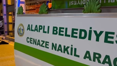 Zonguldak’ta feci kaza: Otomobil üst geçit ayağına çarptı, 2 kişi hayatını kaybetti