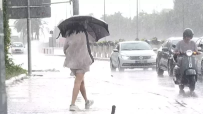 Yeni hafta yağmurla başlıyor! 5 bölgede kuvvetli sağanak alarmı
