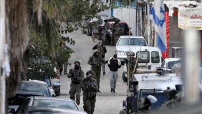 Gerilim tırmanıyor: İsrail Batı Şeria’da 10 kişiyi gözaltına aldı