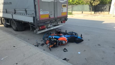 Bursa'da park halindeki tıra çarpan motosikletin sürücüsü ağır yaralandı