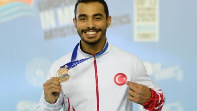 Ferhat Arıcan'dan Macaristan'da altın madalya