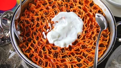 Tepsi Mantısı Tarifi: Evde Pratik ve Lezzetli Mantı