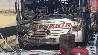 Ankara’da seyir halindeki yolcu otobüsü yandı