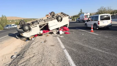 Şanlıurfa'da tarım işçilerini taşıyan minibüs devrildi