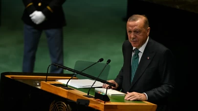 Dünya liderlerine "Adalet" çağrısı! Cumhurbaşkanı Erdoğan'ın sözü Times Meydanı'ndaki ekranlarda