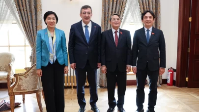 Cumhurbaşkanı Yardımcısı Yılmaz, Vietnam Ulusal Meclis Başkan Yardımcısı Nguyen Duc Hai kabul etti