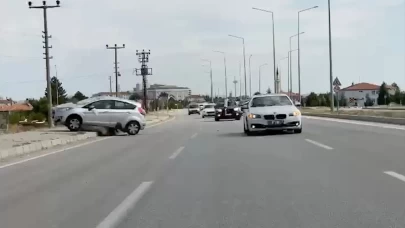 Düğün konvoyundaki kazaya bir sürücünün öne geçme çabası sebep olmuş