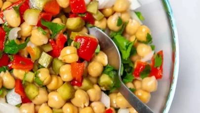 Nohut Salatası Tarifi – Pratik, Sağlıklı ve Doyurucu