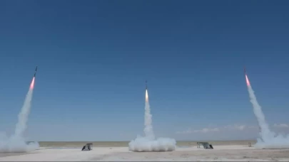 TEKNOFEST Roket Yarışması'nda üç ayrı roket aynı anda ateşlendi