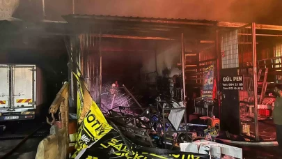 İzmir'de sanayi sitesinde yangın çıktı!