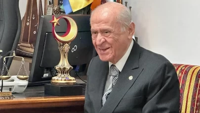 MHP Lideri Bahçeli, Taş Medreseli ülkücüleri ziyaret etti