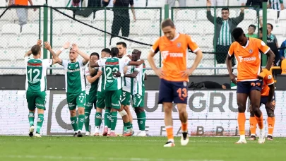Konyaspor evinde 10 kişiyle kazandı