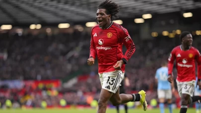 Manchester derbisinde kazanan Manchester United oldu