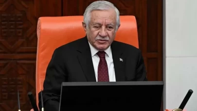 MHP'li Celal Adan, Arif Nihat Asya'yı andı: 'Bayrak Şiiri'yle Ay Yıldızı yüreklere nakşetti'