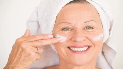 Olgun cilt bakımında bunları yapıyorsanız zamanı hızlandırıyorsunuz