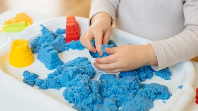 Eller işliyor, zihin gelişiyor: Kinetik kumun pedagojik gücü