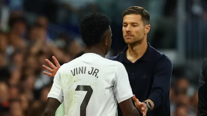 Vinicius Junior ile Xabi Alonso arasında maç içi gerginlik