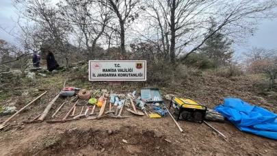 Gördes’te yer altı operasyonu! Kaçak kazıya suçüstü