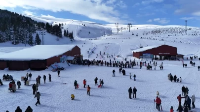 Kayak, snowboard ve kızak keyfi bir arada