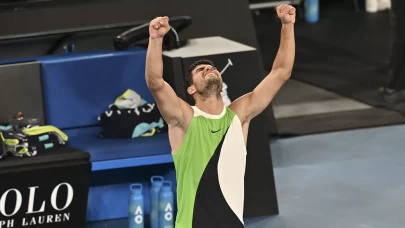 Carlos Alcaraz, Alex de Minaur’u set vermeden geçti