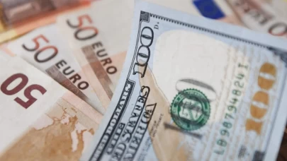 Döviz pazarında yeni haftanın ilk değerleri açıklandı