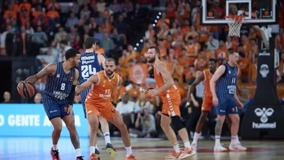 Fenerbahçe kazandı, Efes kaybetti: Liderlik Valencia’nın