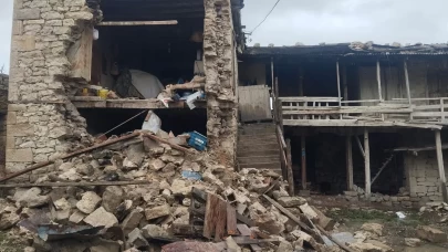 Komşusunun vefatını anlatırken ev canlı yayında çöktü