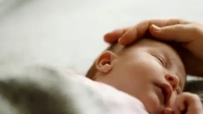 Bebeğiniz gece neden sürekli uyanıyor? Sebebi bu olabilir