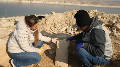 Baraj suları çekildi: Adıyaman’da Göbeklitepe benzeri Neolitik taş yapılar bulundu